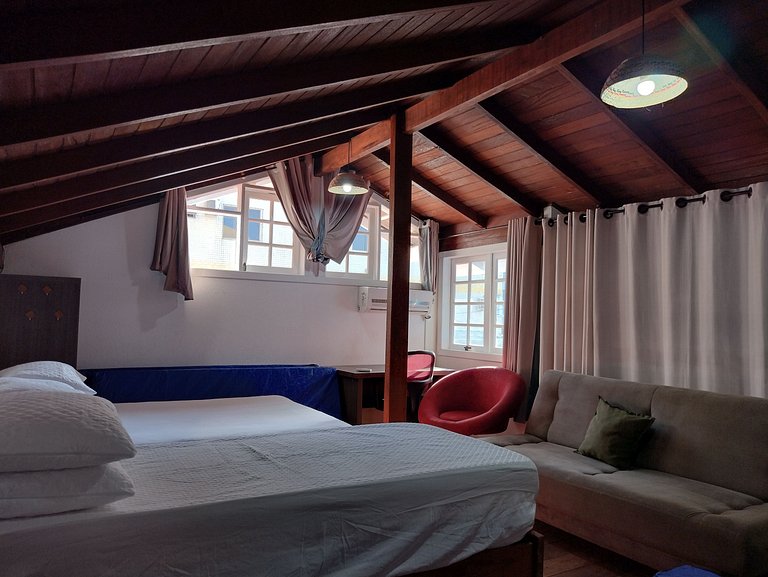 Cantinho do Mar na Praia de Bombas - Estúdio 04 Com Mezanino