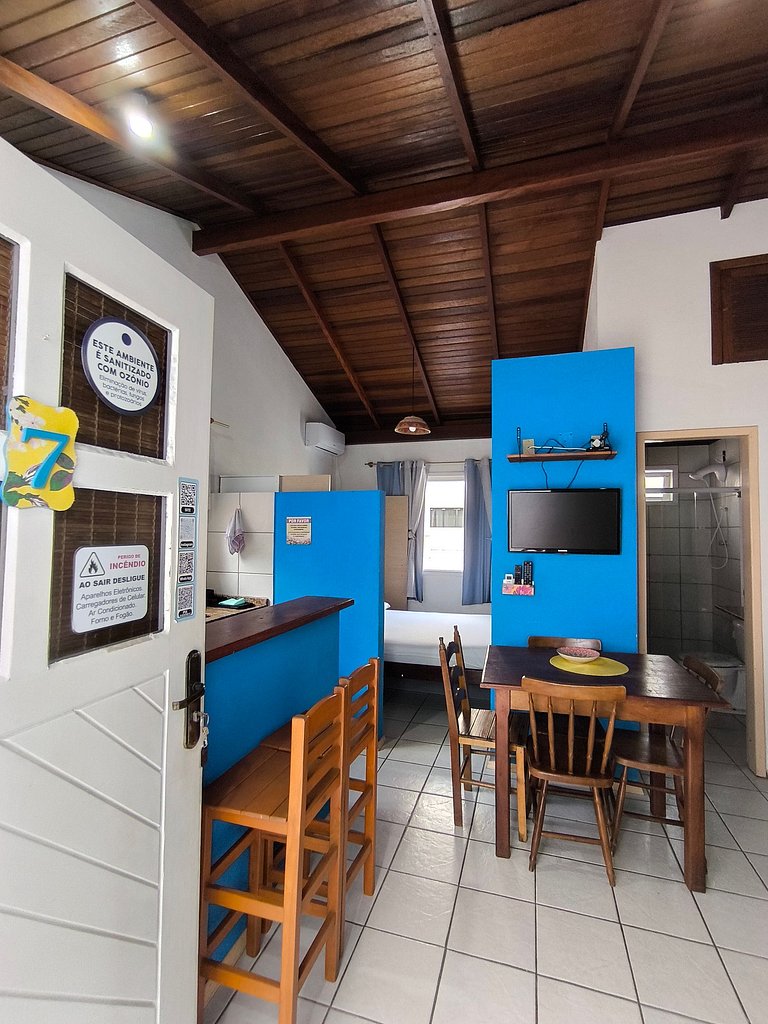 Pedacinho do Mar na Praia de Bombas - Loft 07