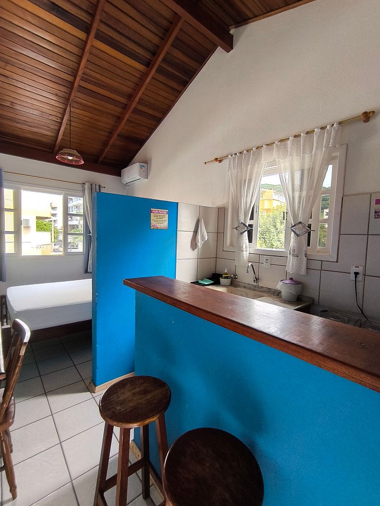 Pedacinho do Mar na Praia de Bombas - Loft 08